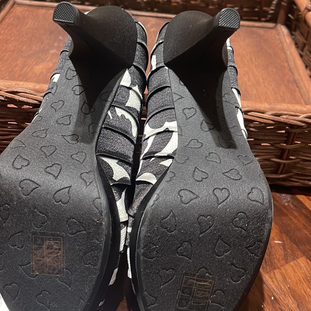 Women pumps - Picture 5 of 7